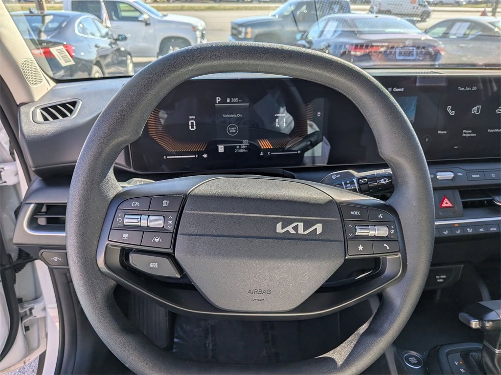 Used 2025 Kia K4 LXS image 21