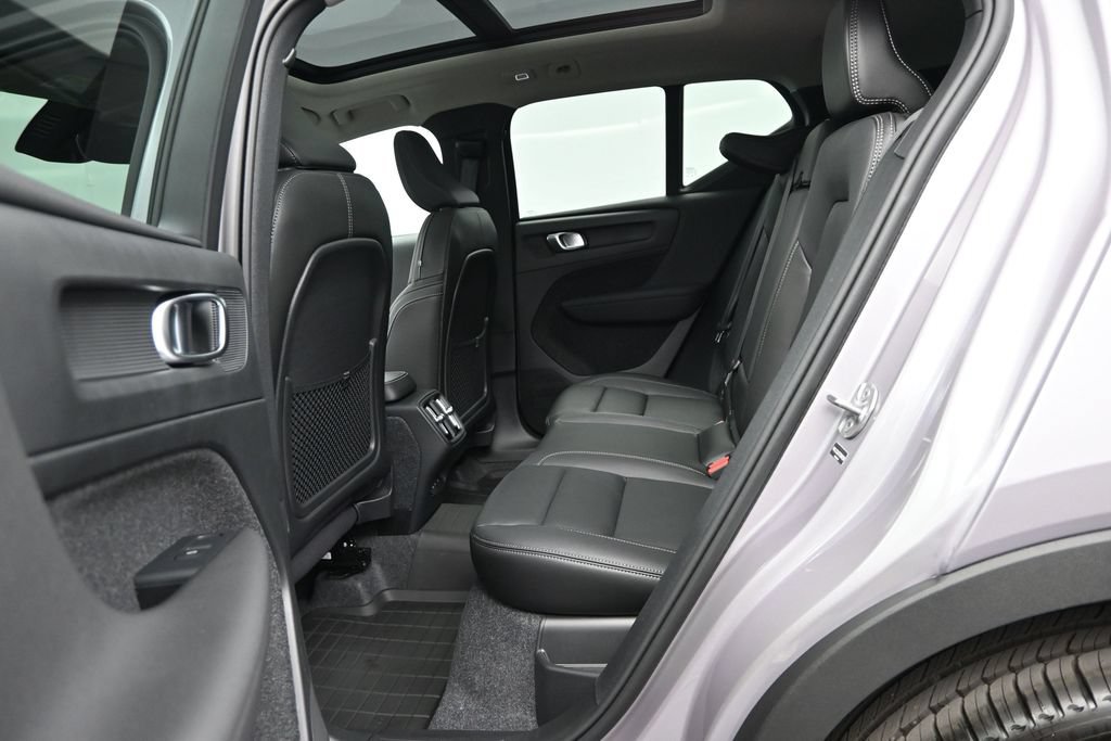 New 2026 Volvo XC40 B5 Core w/ Protection Package Premier AWD/4WD image 12