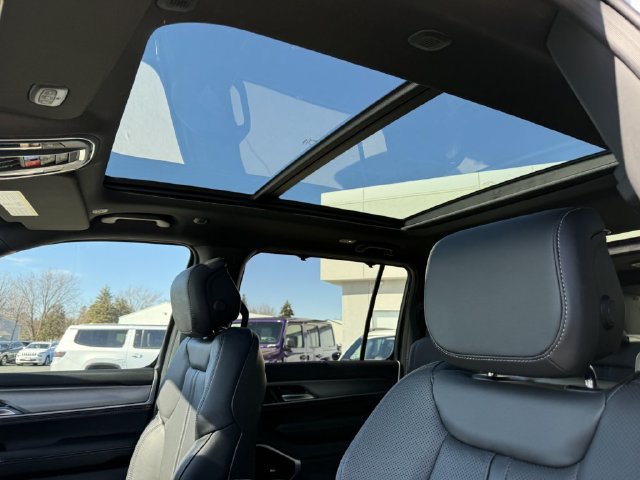 New 2026 Jeep Grand Wagoneer L Limited AWD/4WD image 18