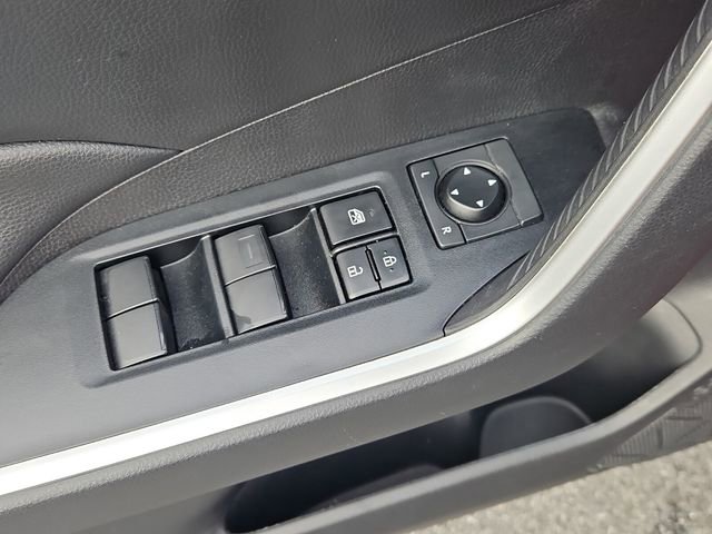 Used 2021 Toyota RAV4 XLE w/ Convenience Package image 25