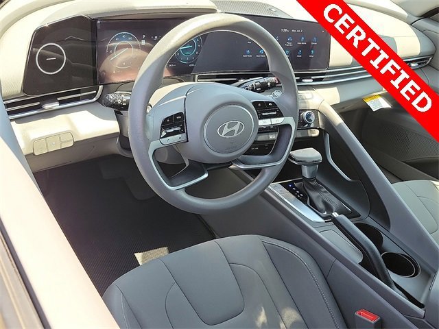 Used 2024 Hyundai Elantra SEL image 2
