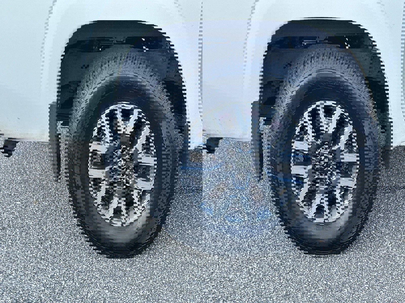 Used 2022 Nissan Frontier SV image 17