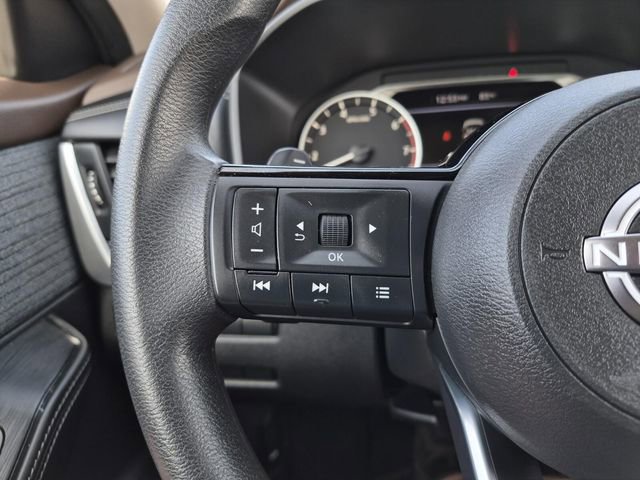 Used 2023 Nissan Rogue SV image 26