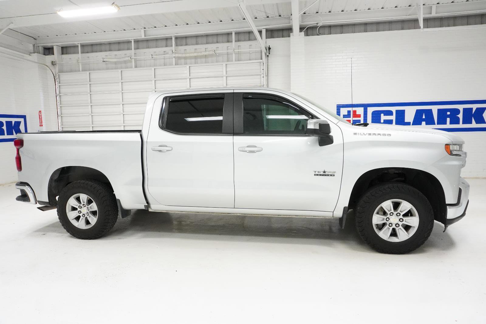 Used 2020 Chevrolet Silverado 1500 LT w/ Texas Edition image 4