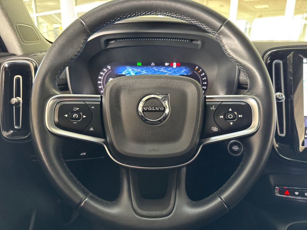 Certified 2023 Volvo XC40 B5 Ultimate w/ Climate Package image 23