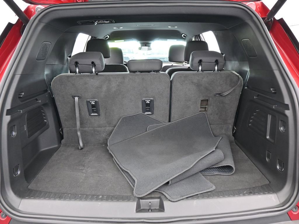Used 2024 Chevrolet Traverse LT FWD image 38
