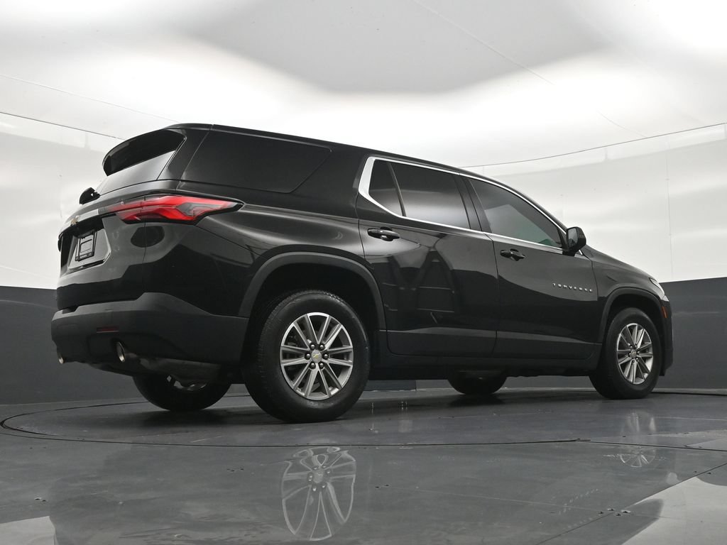 Used 2023 Chevrolet Traverse LS FWD image 29
