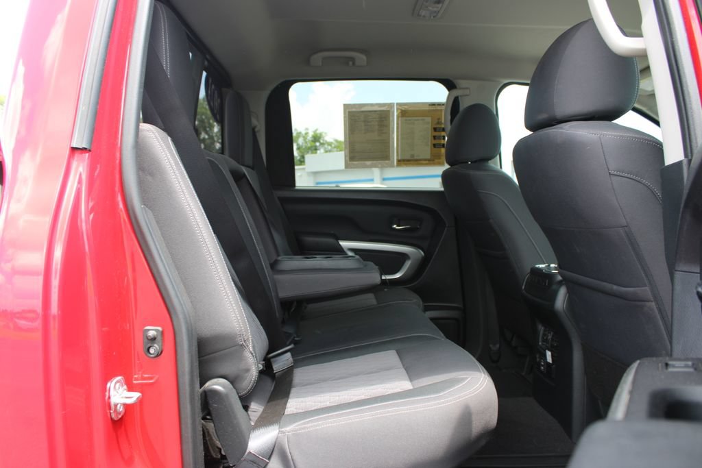 Used 2021 Nissan Titan SV w/ SV Convenience Package AWD/4WD image 34