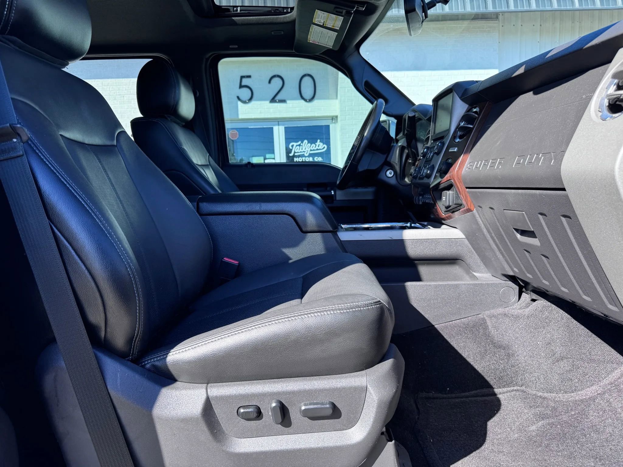 Used 2015 Ford F250 Lariat w/ Lariat Ultimate Package image 14