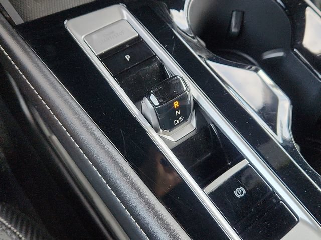 Used 2024 Volkswagen Atlas Cross Sport SE FWD image 43