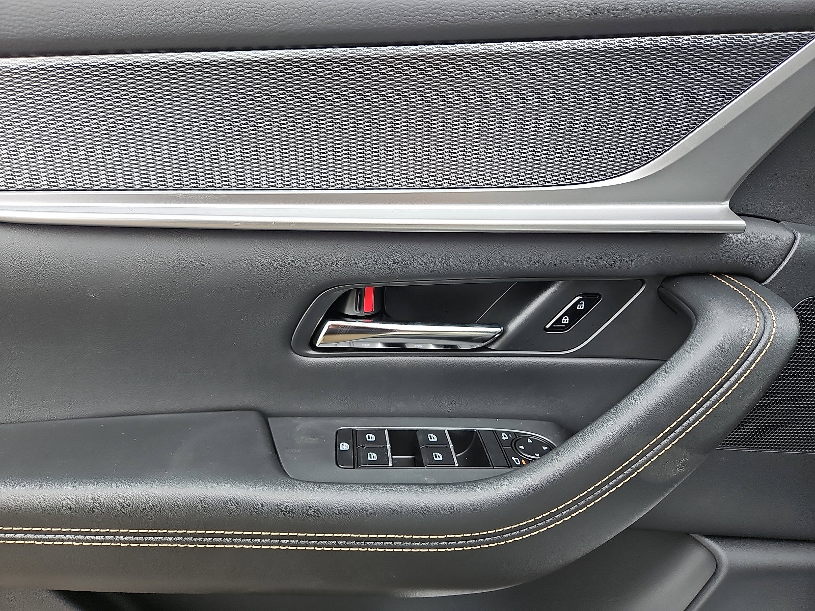 New 2026 MAZDA CX-90 Plug-In Hybrid w/ Preferred image 10