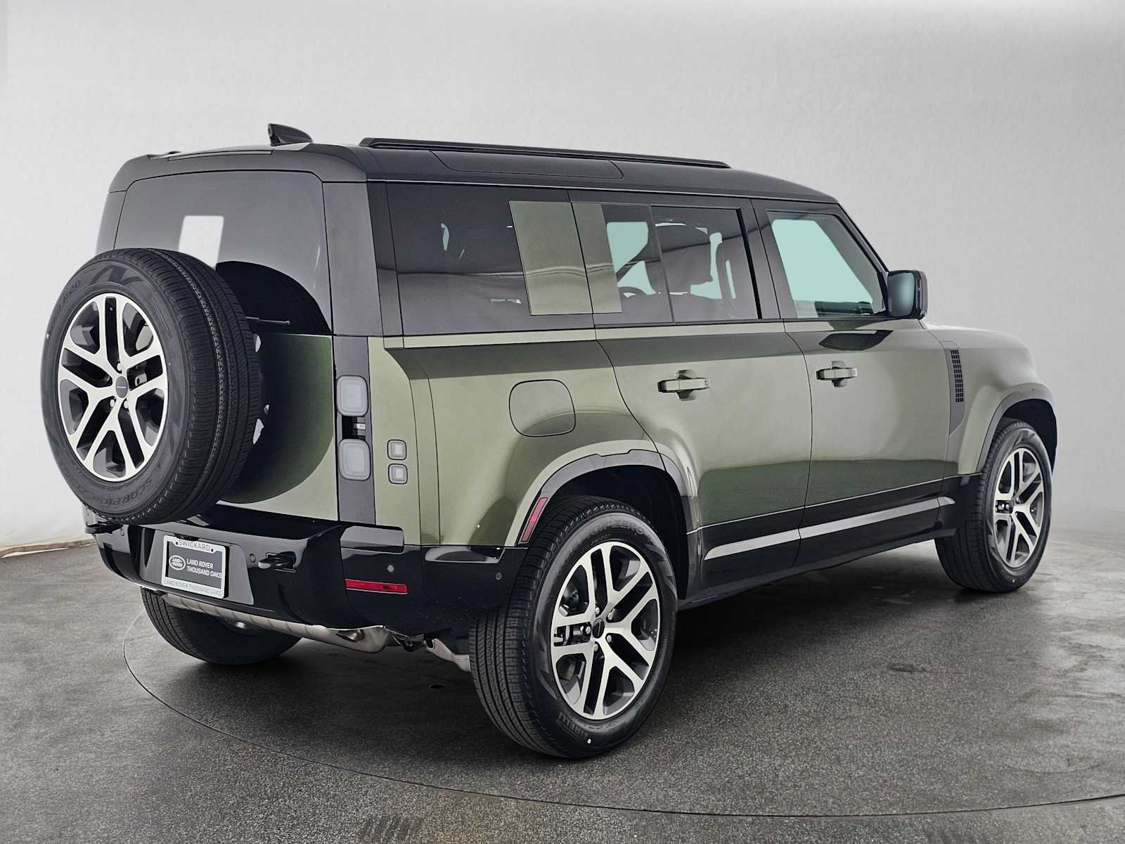 New 2026 Land Rover Defender 110 X-Dynamic SE AWD/4WD image 5