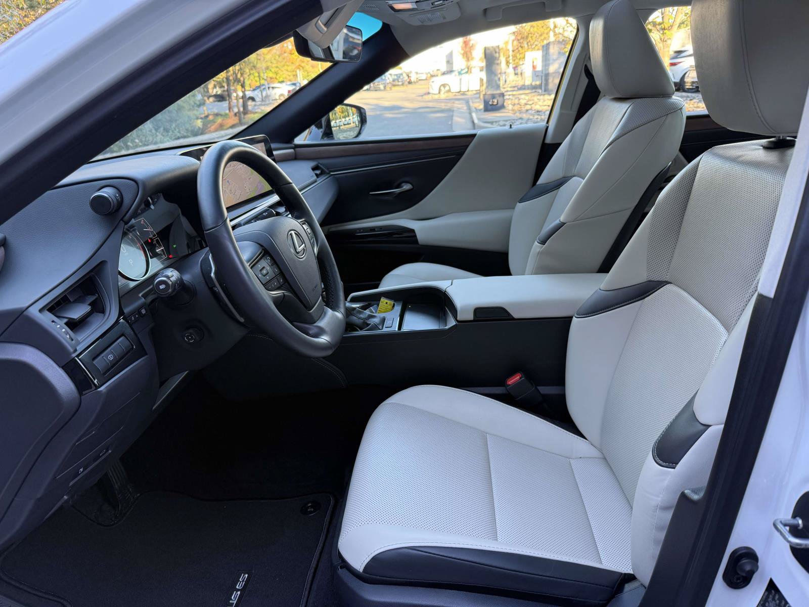 Used 2025 Lexus ES 350 w/ Premium Package FWD image 13