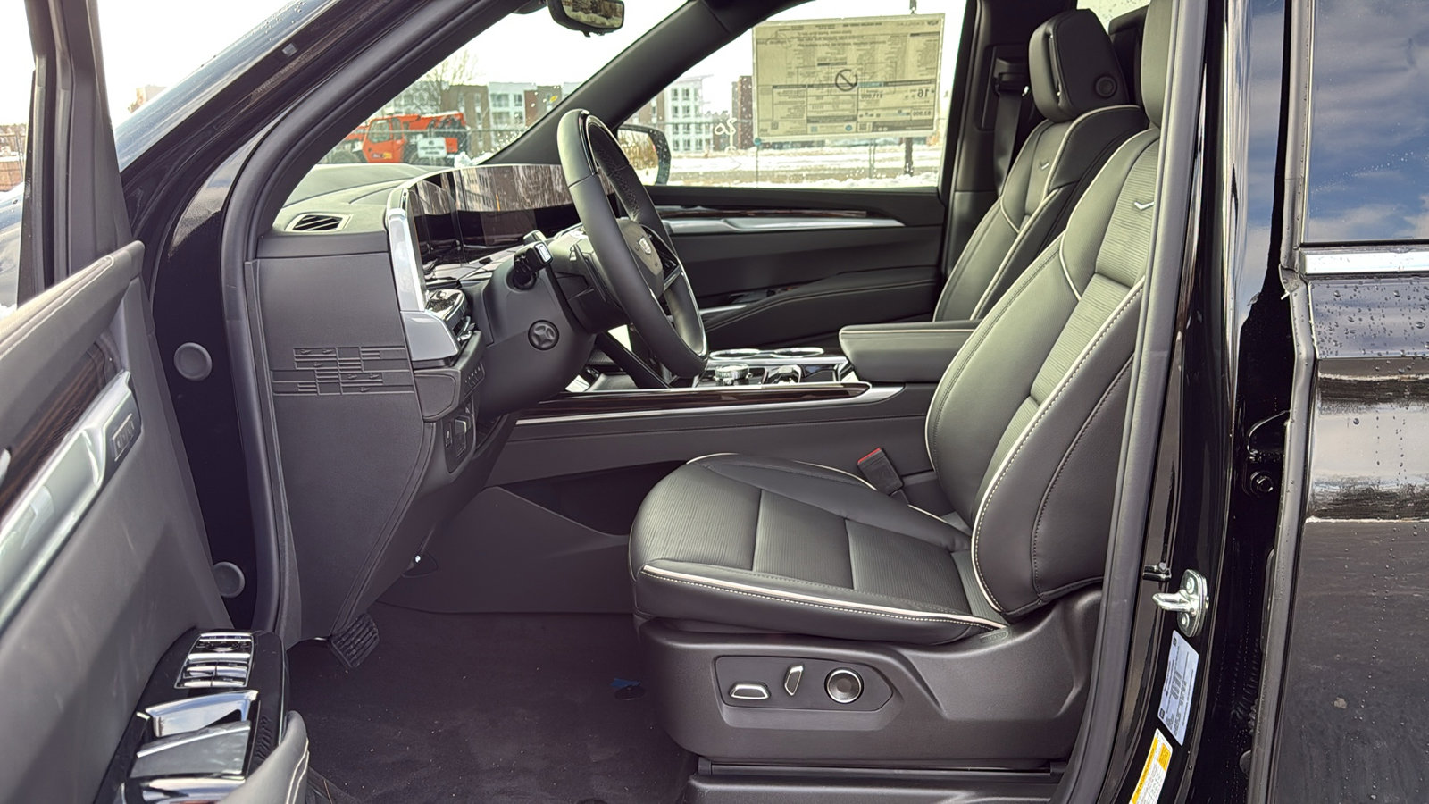 New 2026 Cadillac Escalade Luxury image 8