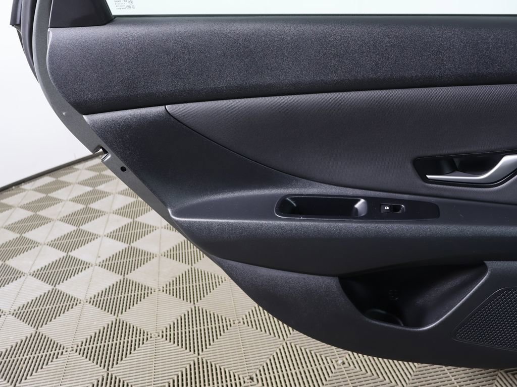 Used 2025 Hyundai Elantra Limited FWD image 39