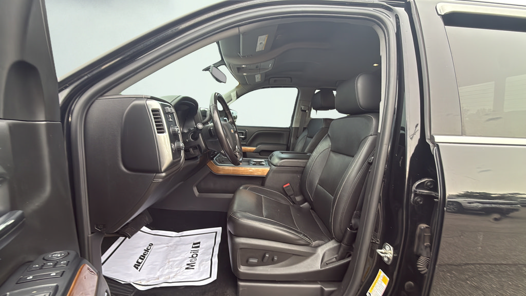 Used 2018 Chevrolet Silverado 1500 LTZ w/ Sport Package AWD/4WD image 21