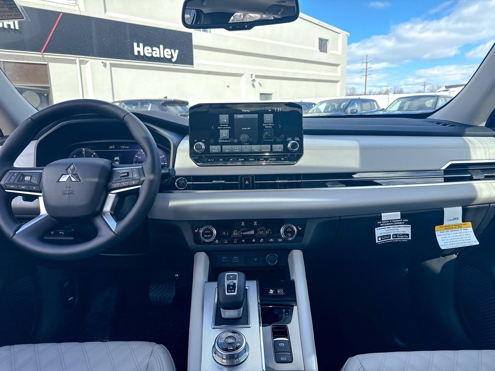 New 2025 Mitsubishi Outlander SEL image 27