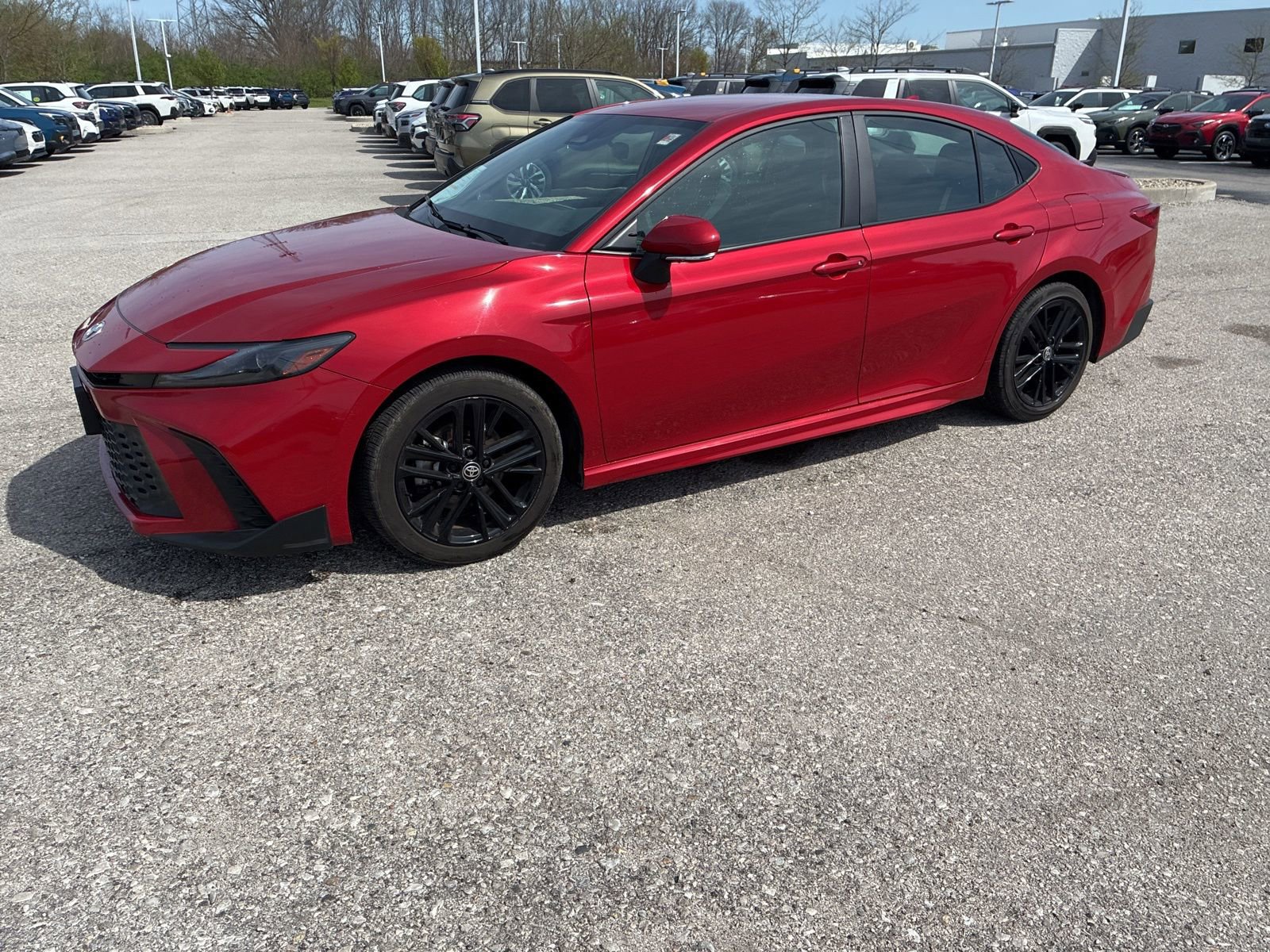 Used 2025 Toyota Camry SE FWD image 3
