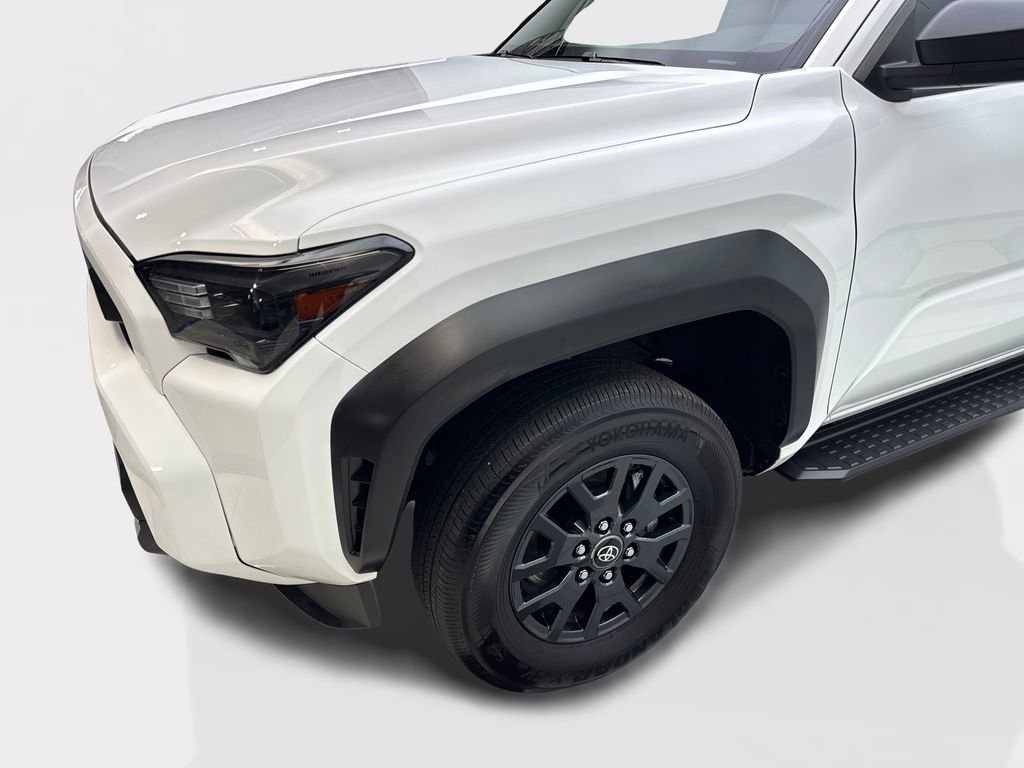 Used 2025 Toyota 4Runner SR5 AWD/4WD image 18