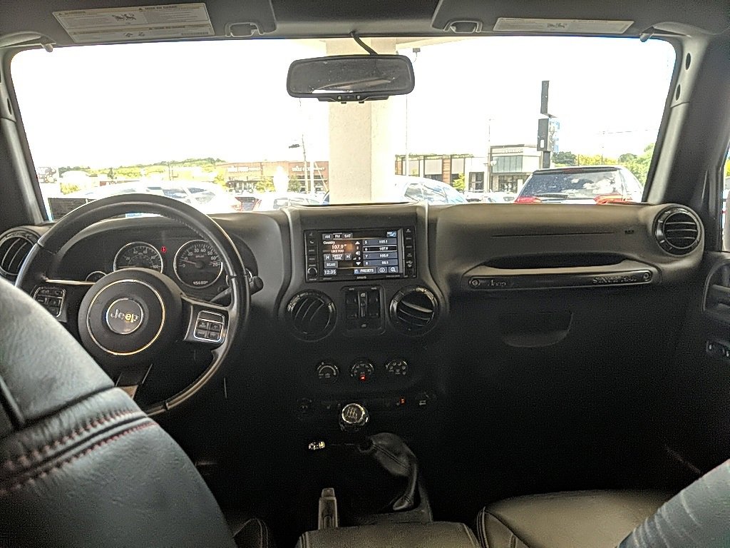 Used 2017 Jeep Wrangler Unlimited Rubicon image 11