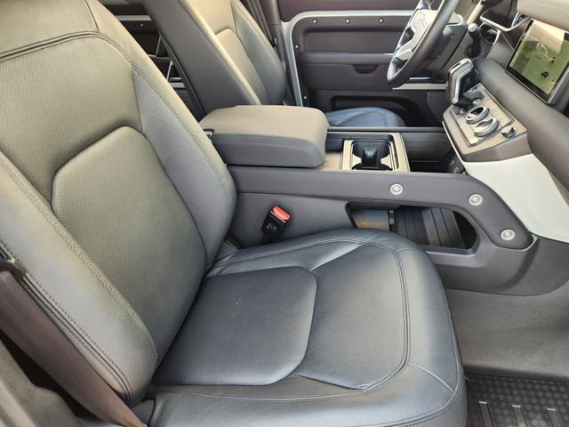 Used 2023 Land Rover Defender 110 SE image 14