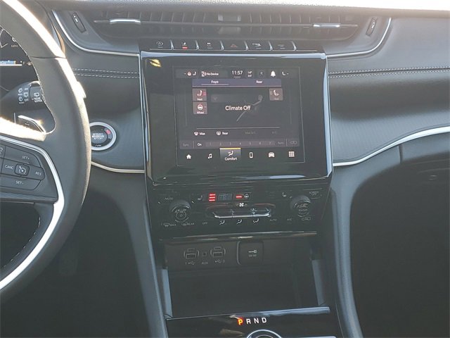 New 2025 Jeep Grand Cherokee L Altitude image 14