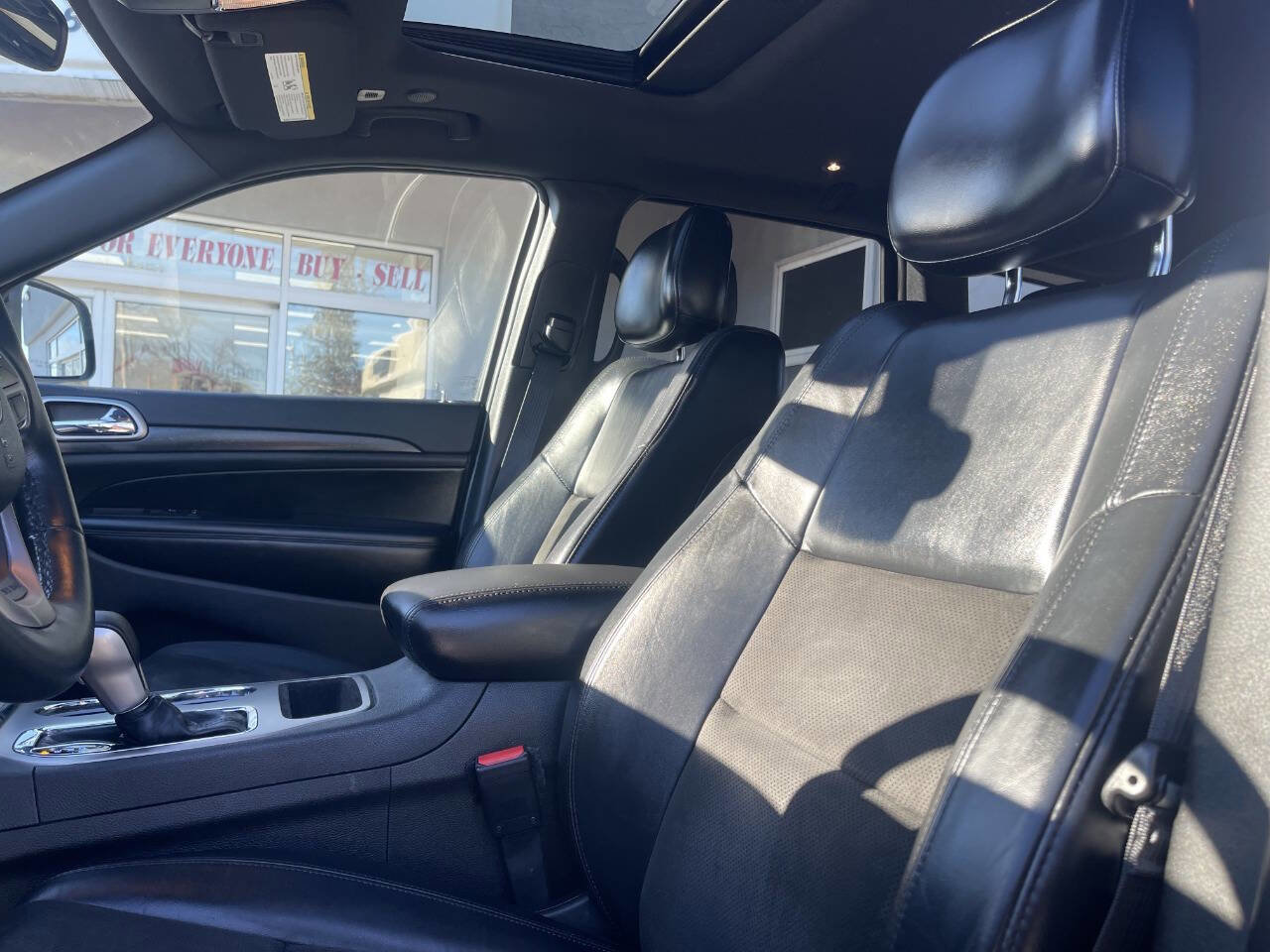 Used 2018 Jeep Grand Cherokee Altitude AWD/4WD image 21