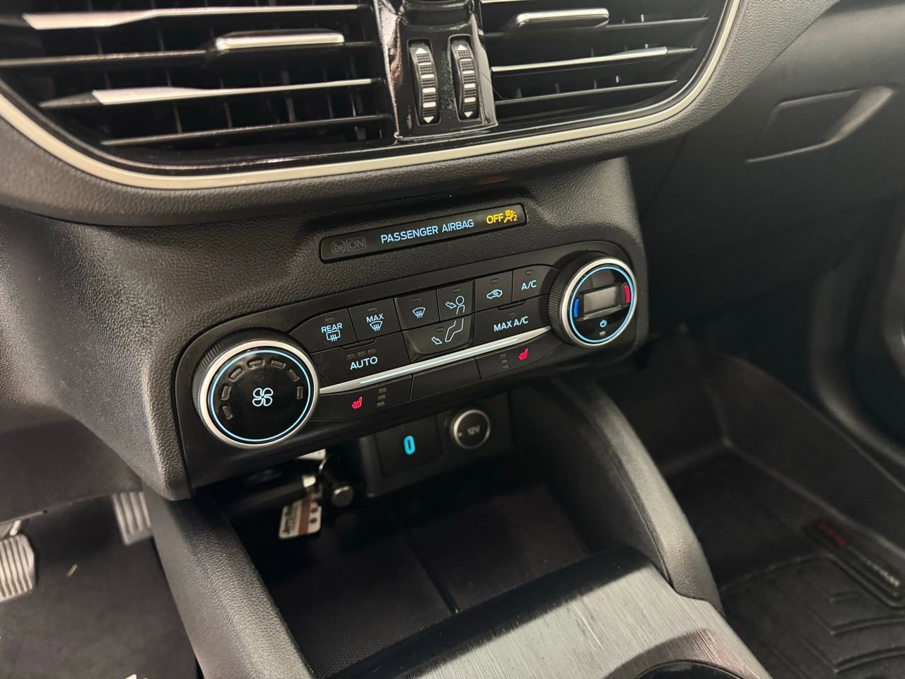 Used 2020 Ford Escape SE AWD/4WD image 24