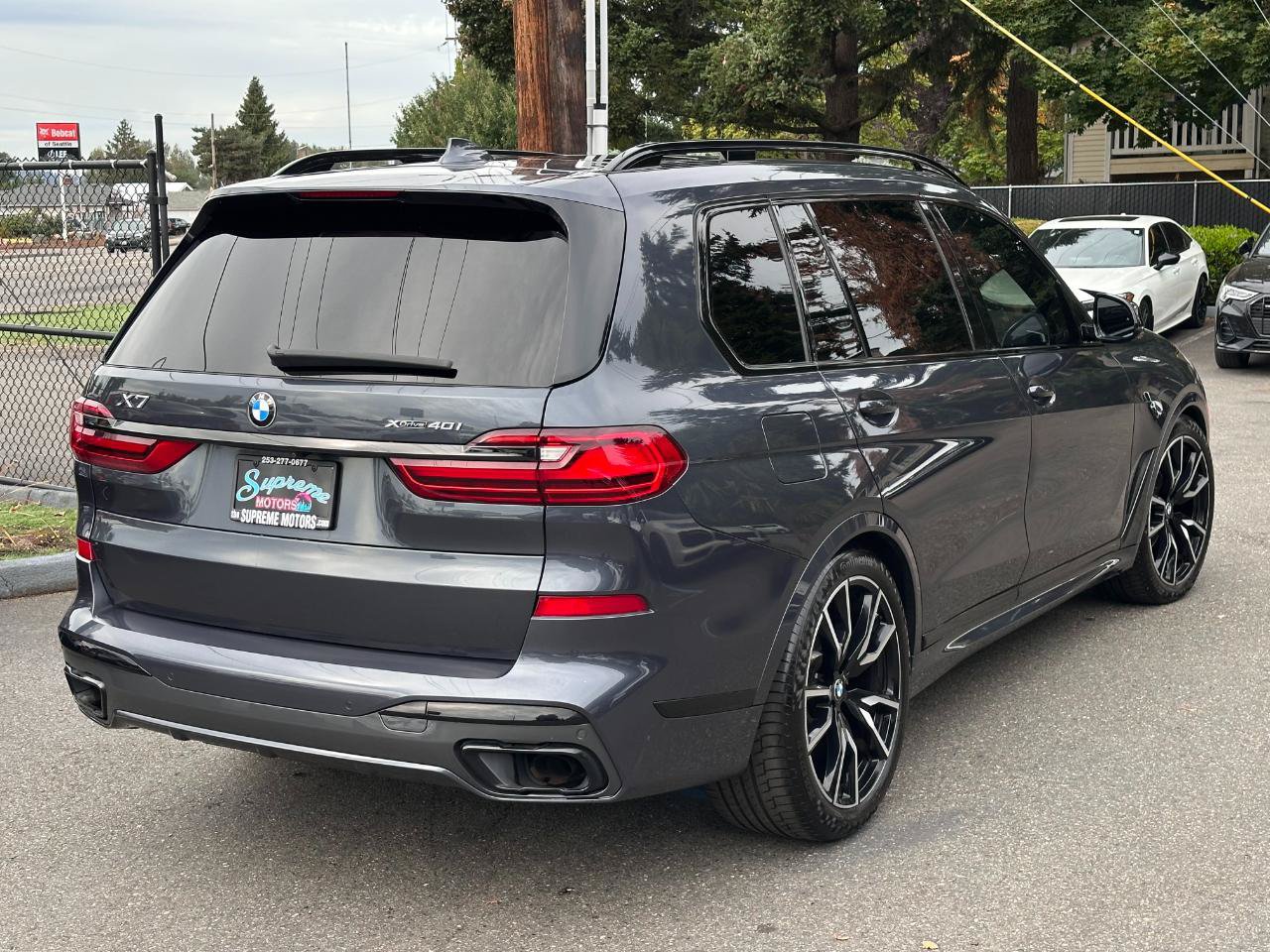 Used 2022 BMW X7 xDrive40i w/ M Sport Package AWD/4WD image 29