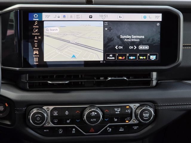 Used 2025 Jeep Wrangler Sahara image 13