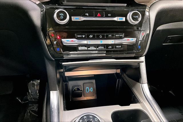 Used 2023 Ford Explorer Limited image 16