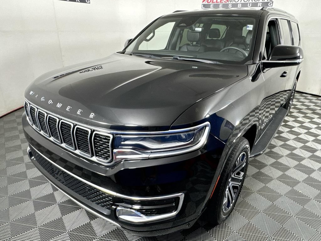 Used 2024 Jeep Wagoneer L Series II w/ Flexible Seating Group RWD image 3