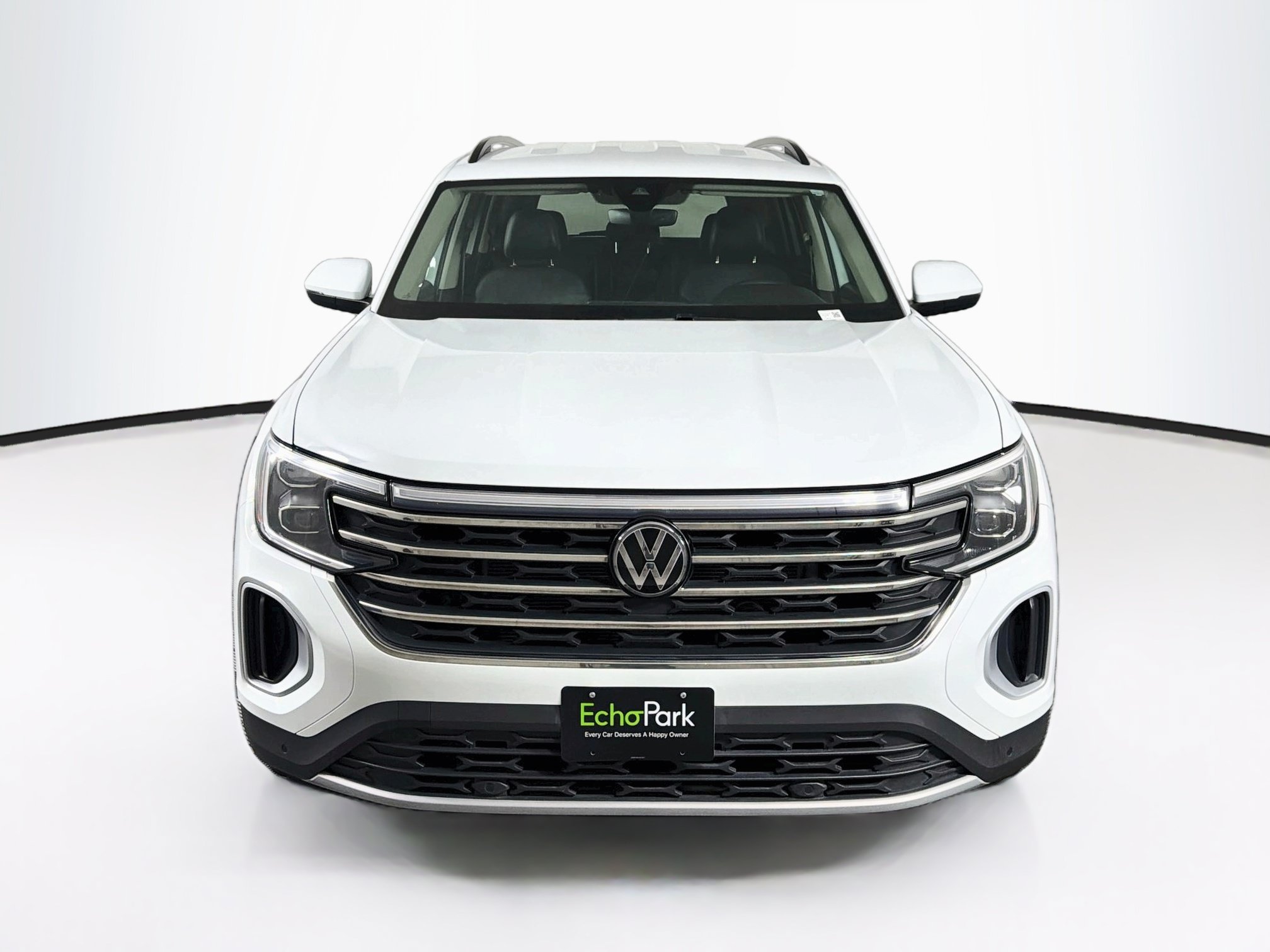Used 2024 Volkswagen Atlas SE AWD/4WD image 2