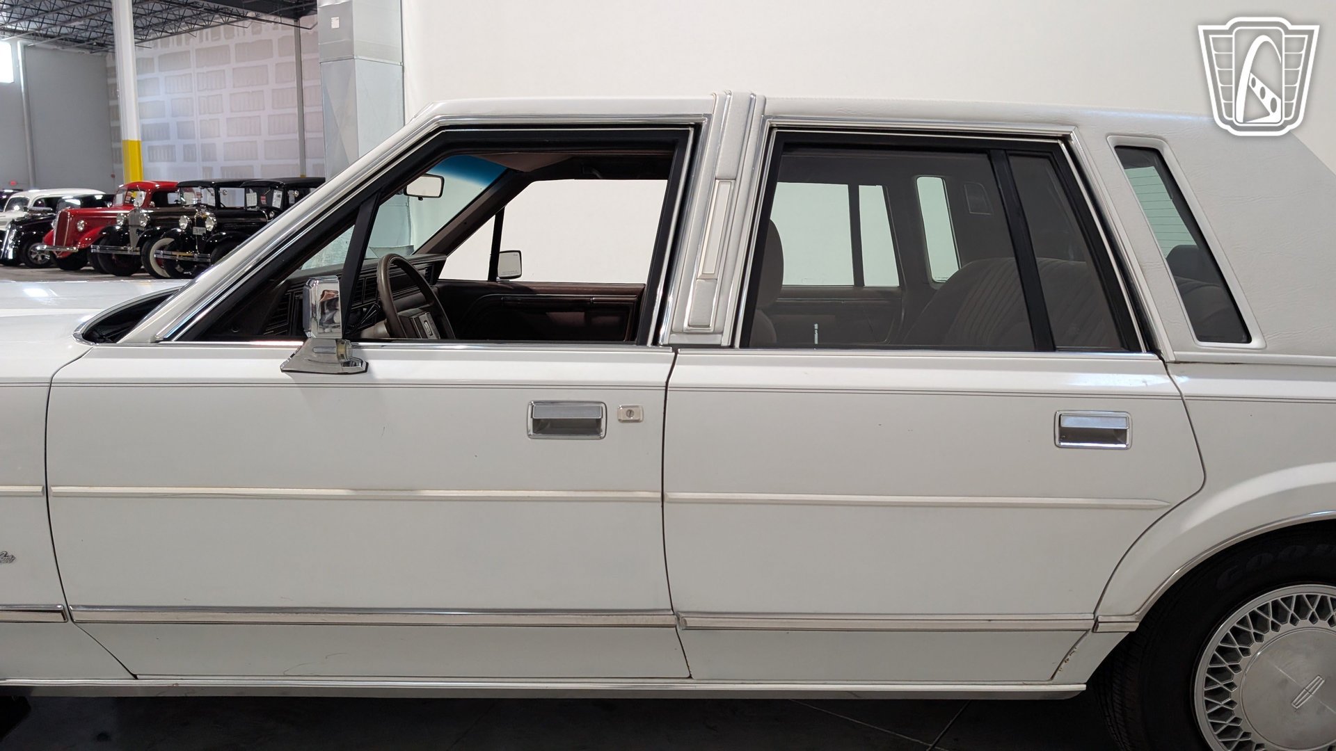 Used 1988 Lincoln Town Car RWD image 27