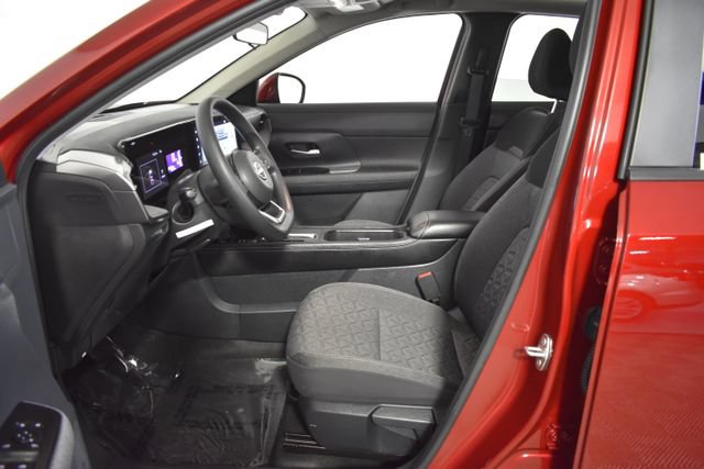 Certified 2025 Nissan Kicks SV w/ SV Premium Package AWD/4WD image 11