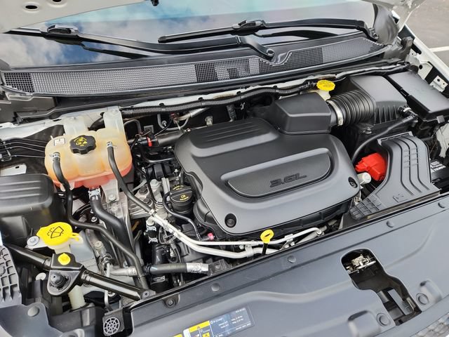 Used 2022 Chrysler Voyager LX FWD image 15