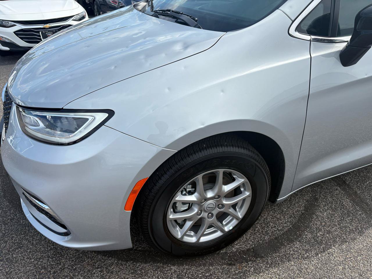Used 2026 Chrysler Pacifica Select FWD image 12