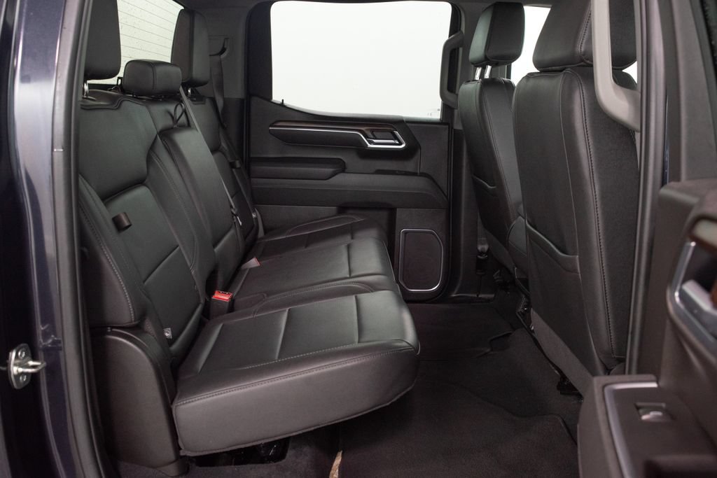 Used 2025 GMC Sierra 1500 SLT RWD image 16