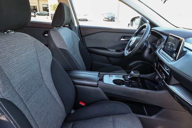 Used 2023 Nissan Rogue SV image 18