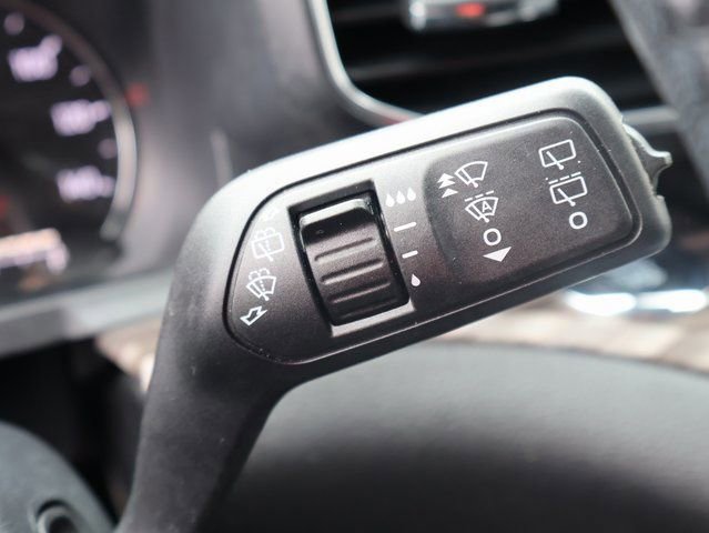 Used 2021 Ford Explorer Limited w/ Hybrid Equipment Group 310A AWD/4WD image 34