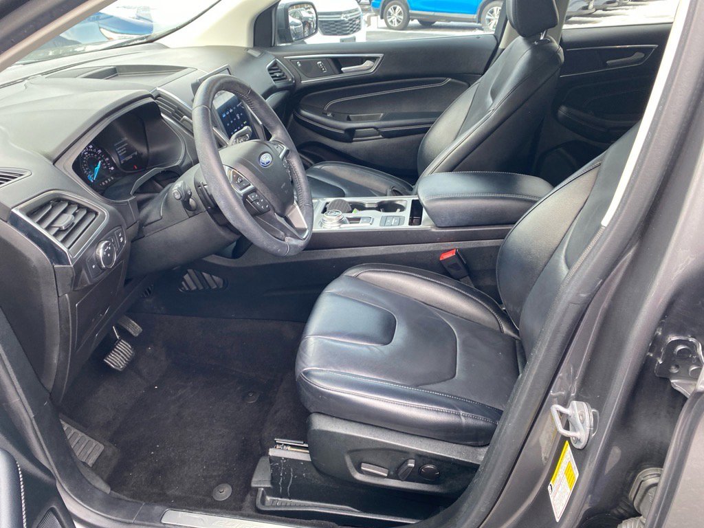 Used 2022 Ford Edge Titanium w/ Class II Trailer Tow Package image 9