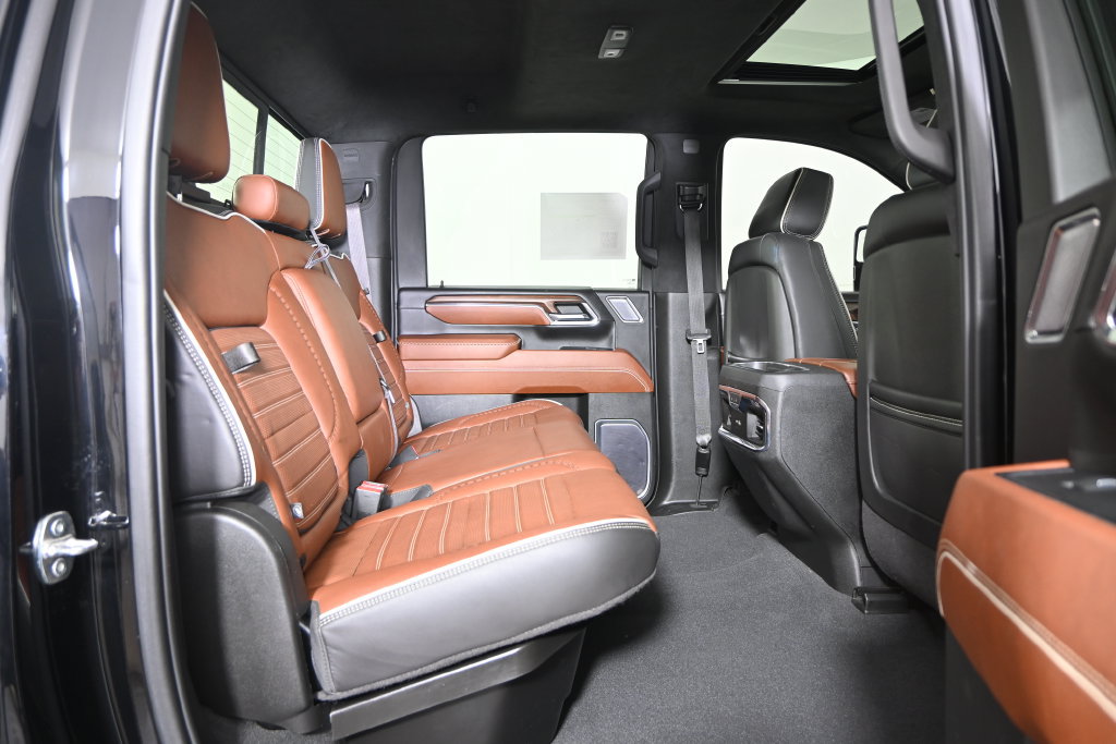 Used 2024 GMC Sierra 3500 Denali Ultimate AWD/4WD image 15