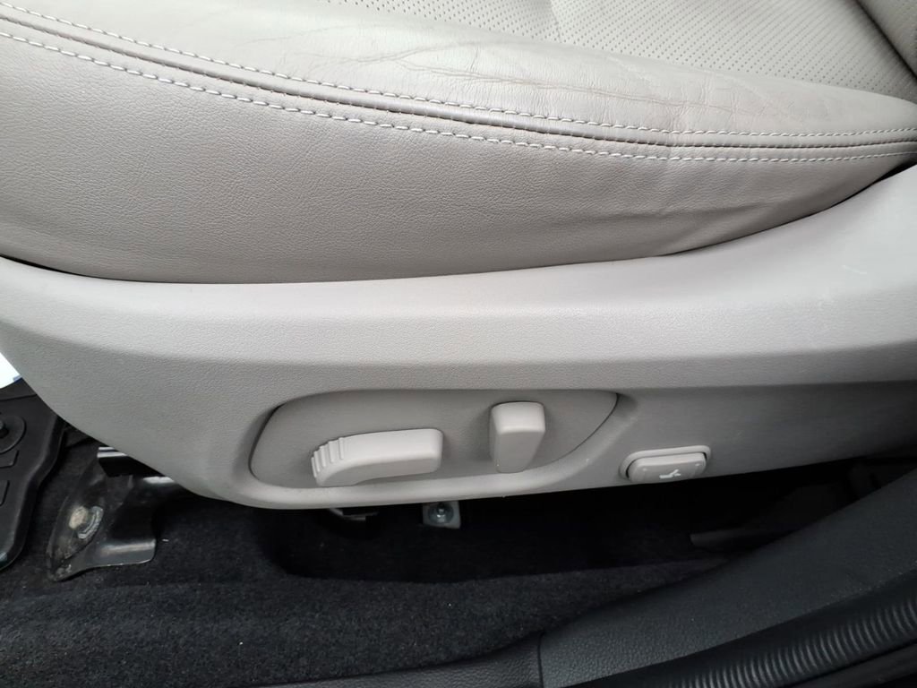 Used 2016 Subaru Forester 2.5i Touring image 14