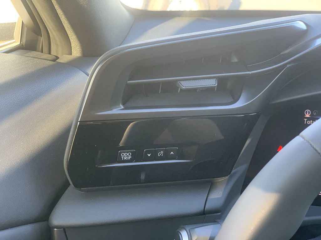 Used 2025 Lexus RZ 300e image 15