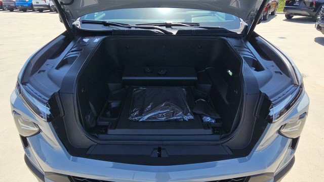 Used 2025 Chevrolet Silverado EV LT w/ LT Premium Package image 29