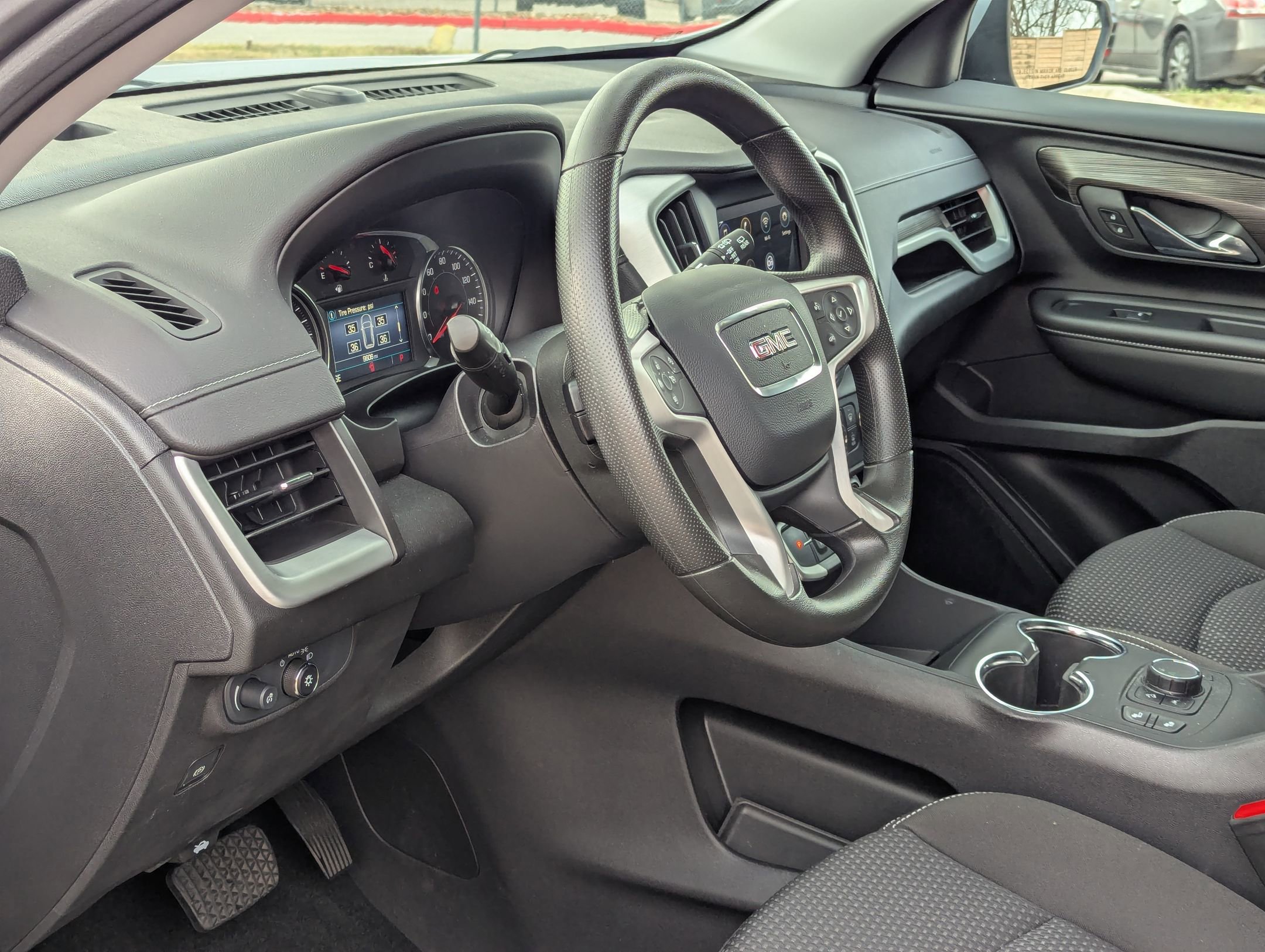 Used 2024 GMC Terrain SLE w/ Driver Convenience Package image 13