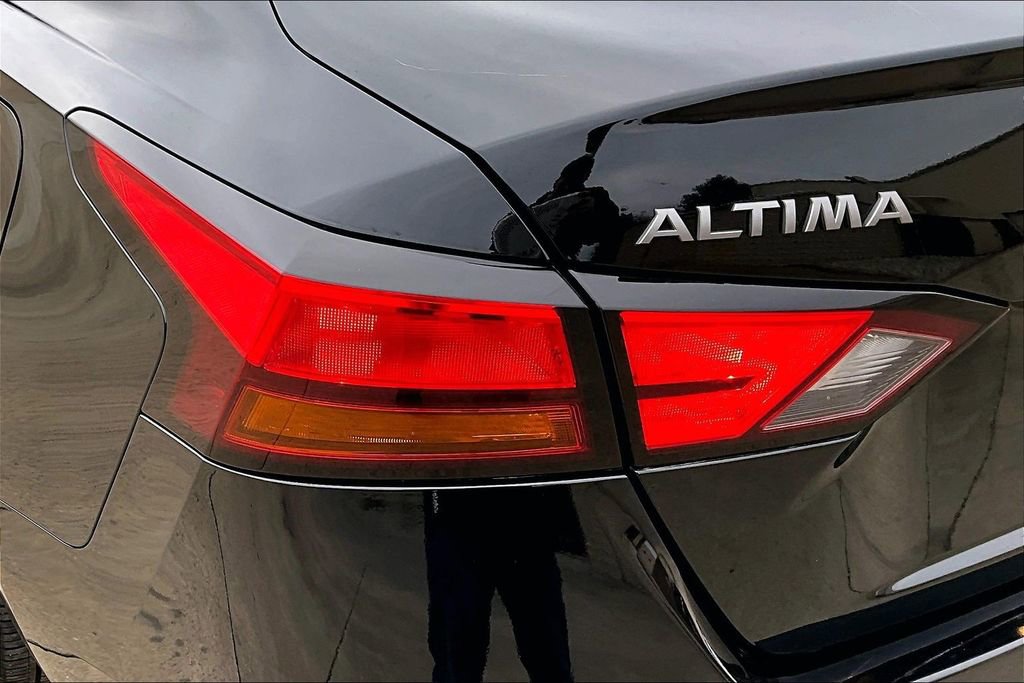 Used 2025 Nissan Altima 2.5 SV image 30