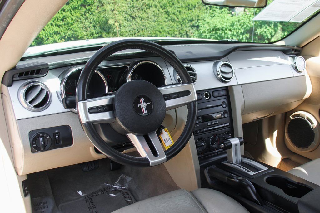 Used 2006 Ford Mustang Premium image 21