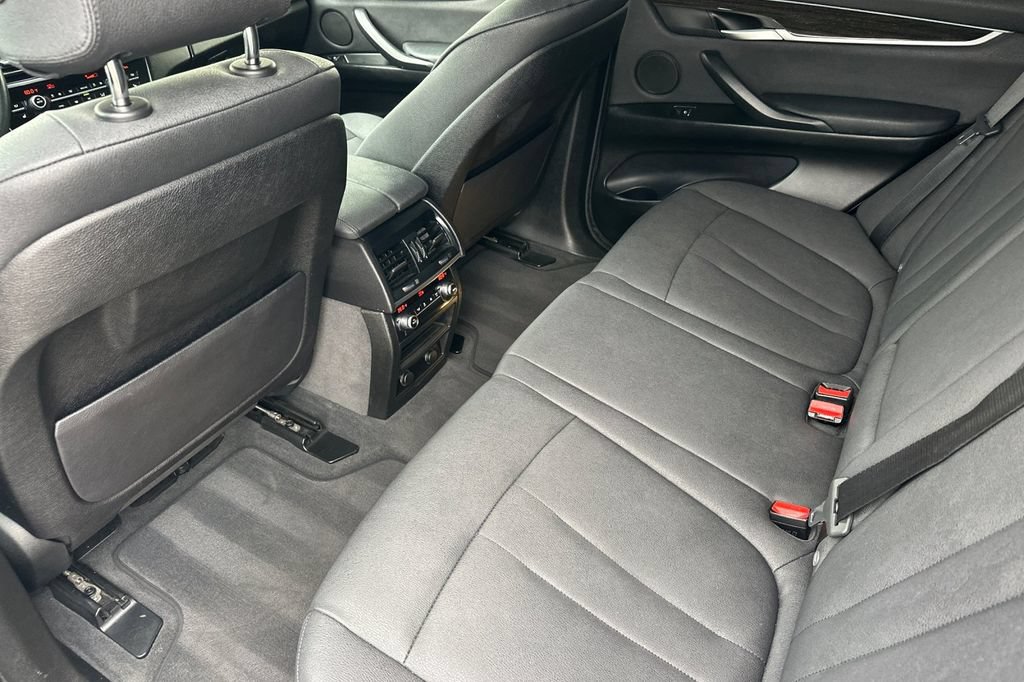 Used 2018 BMW X5 sDrive35i RWD image 12