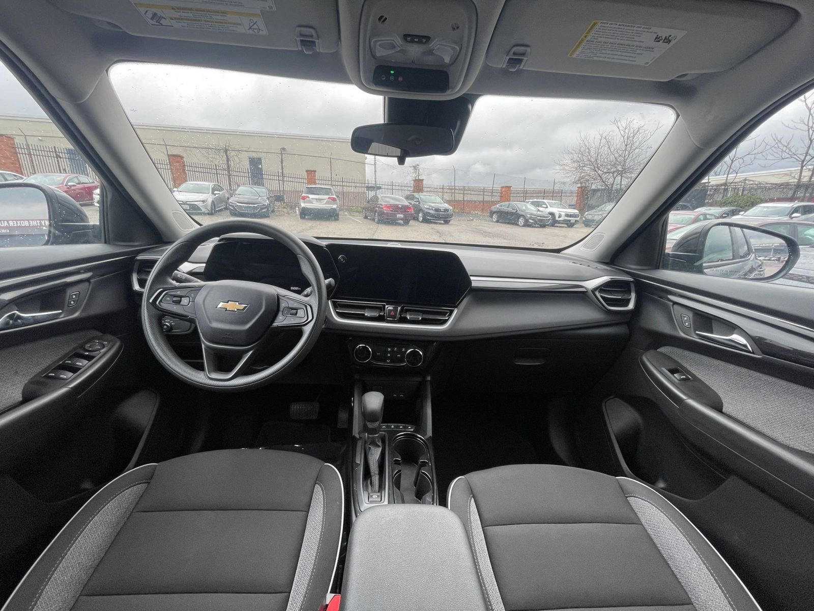 Used 2025 Chevrolet TrailBlazer LT image 32